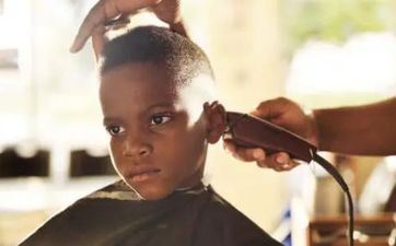 2024年阴历十月初二剃胎发日子好吗