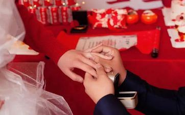 今天是订亲好日子吗 2024年阴历九月初五合适订亲吗