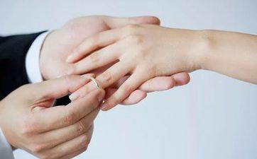 属猪人阴历八月领证好不好 属猪人2023年八月哪天领证成婚好