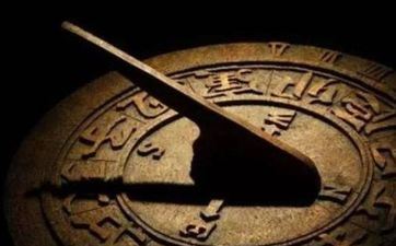 闰月买什么色彩的鞋？润月穿白叟鞋好吗？