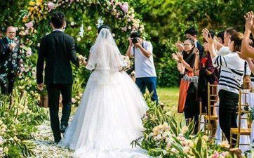 国庆节成婚适宜穿什么衣服 国庆成婚要看日子吗