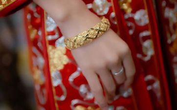 结婚证相片可以穿黑色衣服吗 结婚证相片能戴帽子吗