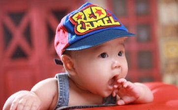 秦跟范姓女孩取名